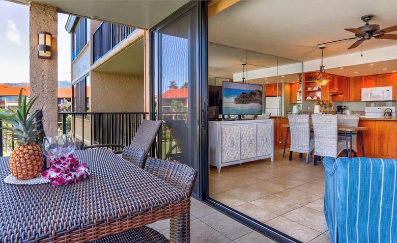 Maui Oceanfront, Stunning view! Sunshine, Ocean Activities, Golf, Pickleball, Tennis and World Class Restaurants! - Lahaina, Hawaii