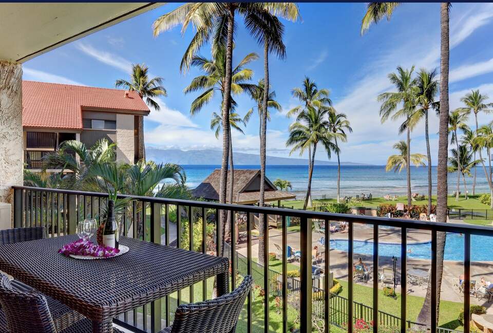 Maui Oceanfront, Stunning view! Sunshine, Ocean Activities, Golf, Pickleball, Tennis and World Class Restaurants! - Lahaina, Hawaii