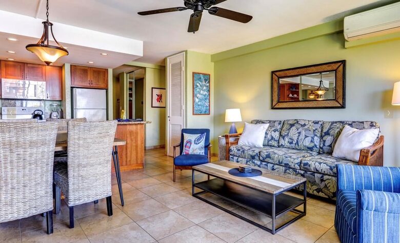 Maui Oceanfront, Stunning view! Sunshine, Ocean Activities, Golf, Pickleball, Tennis and World Class Restaurants! - Lahaina, Hawaii