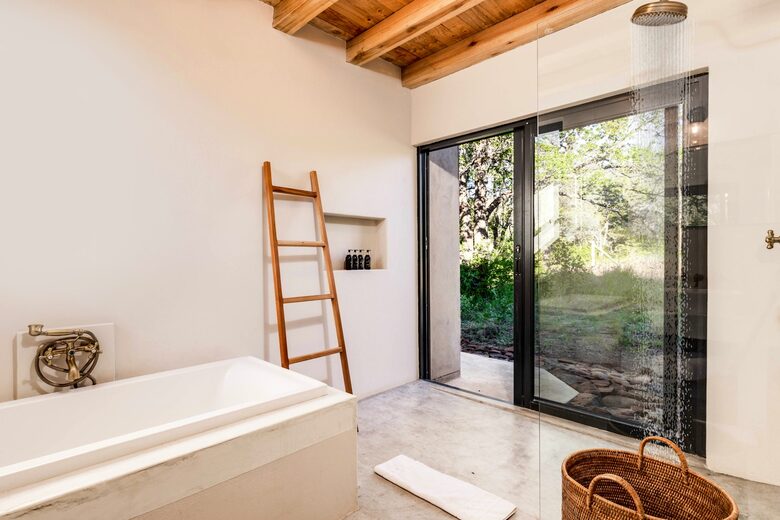 Safari Lodge in Big 5 National Park - Pilanesberg, South Africa