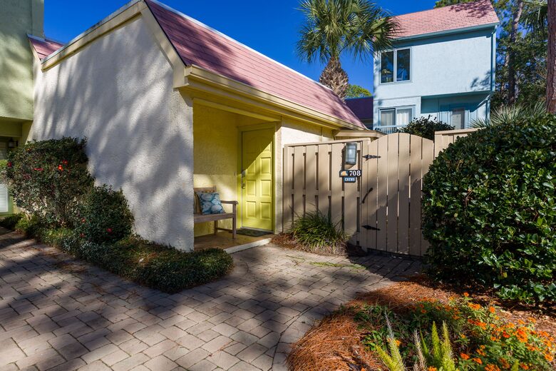 708 Schooner Court. End Villa no stairs no one above you