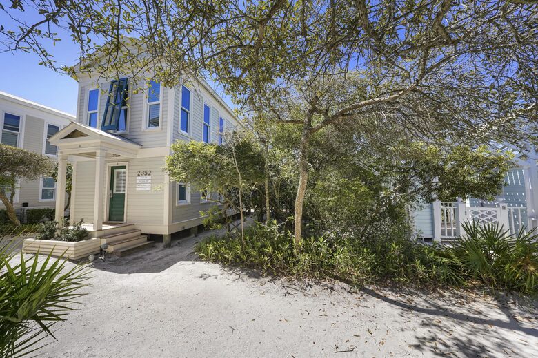 Beachfront Cottage in Seaside - Santa Rosa Beach, Florida