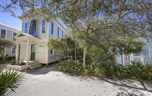 Beachfront Cottage in Seaside - Santa Rosa Beach, Florida