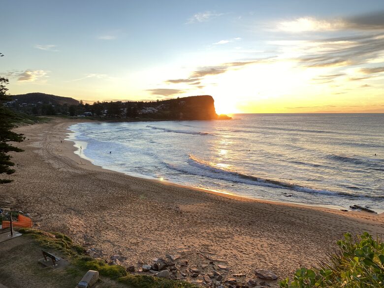 Location shot - Avalon Beach (5 min drive / 20 min walk)