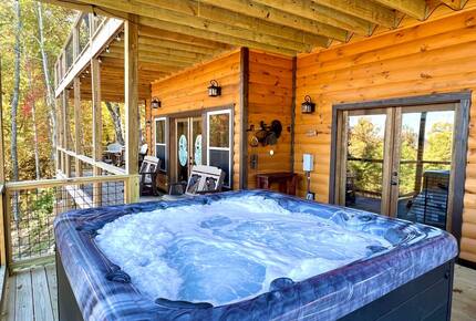 Lazy Bear Lodge - Walland, Tennessee