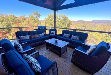 Lazy Bear Lodge - Walland, Tennessee