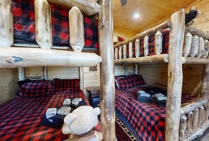 Lazy Bear Lodge - Walland, Tennessee