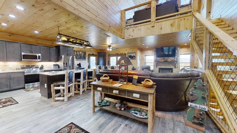 Lazy Bear Lodge - Walland, Tennessee