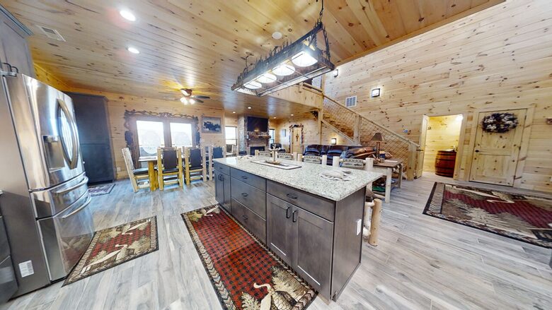 Lazy Bear Lodge - Walland, Tennessee