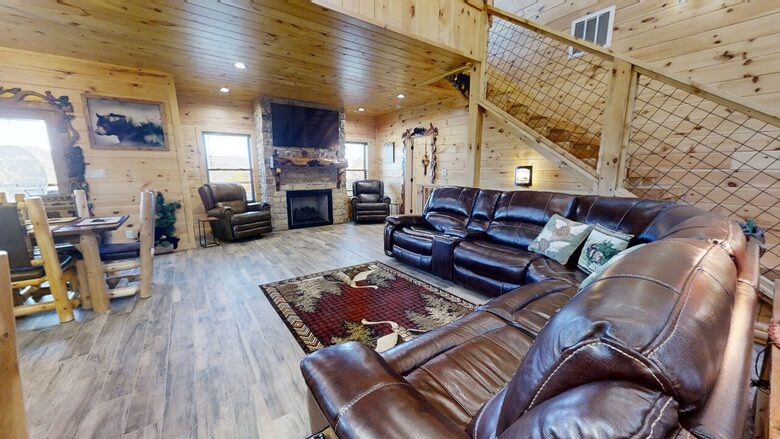 Lazy Bear Lodge - Walland, Tennessee