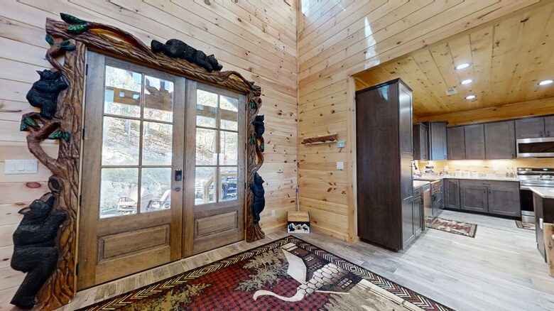 Lazy Bear Lodge - Walland, Tennessee