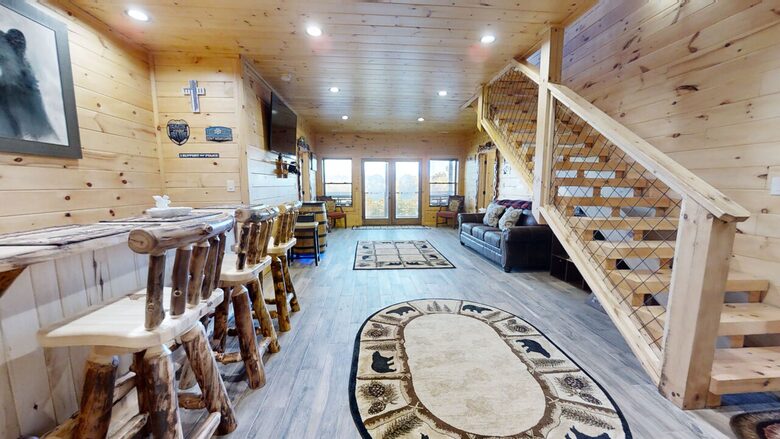 Lazy Bear Lodge - Walland, Tennessee