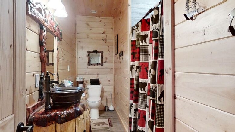 Lazy Bear Lodge - Walland, Tennessee