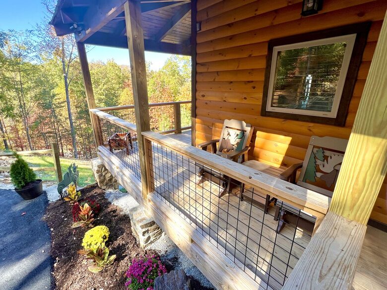 Lazy Bear Lodge - Walland, Tennessee