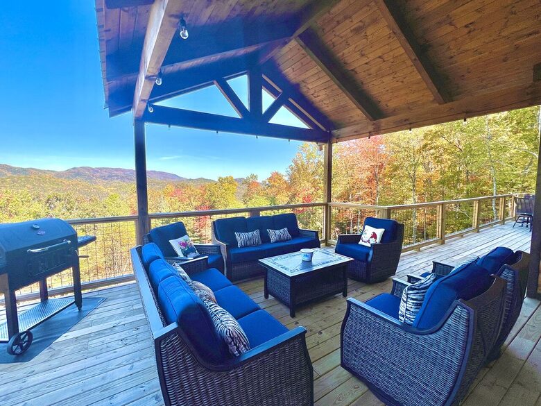 Lazy Bear Lodge - Walland, Tennessee