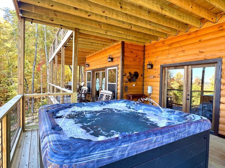 Lazy Bear Lodge - Walland, Tennessee