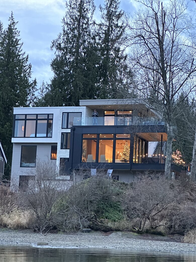 Relaxed Modern Waterfront Vacation Home - Bellingham, Washington