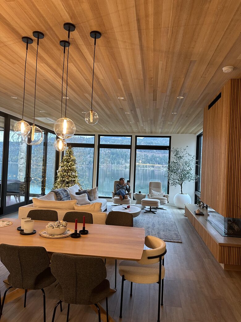 Relaxed Modern Waterfront Vacation Home - Bellingham, Washington