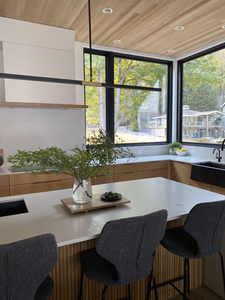 Relaxed Modern Waterfront Vacation Home - Bellingham, Washington