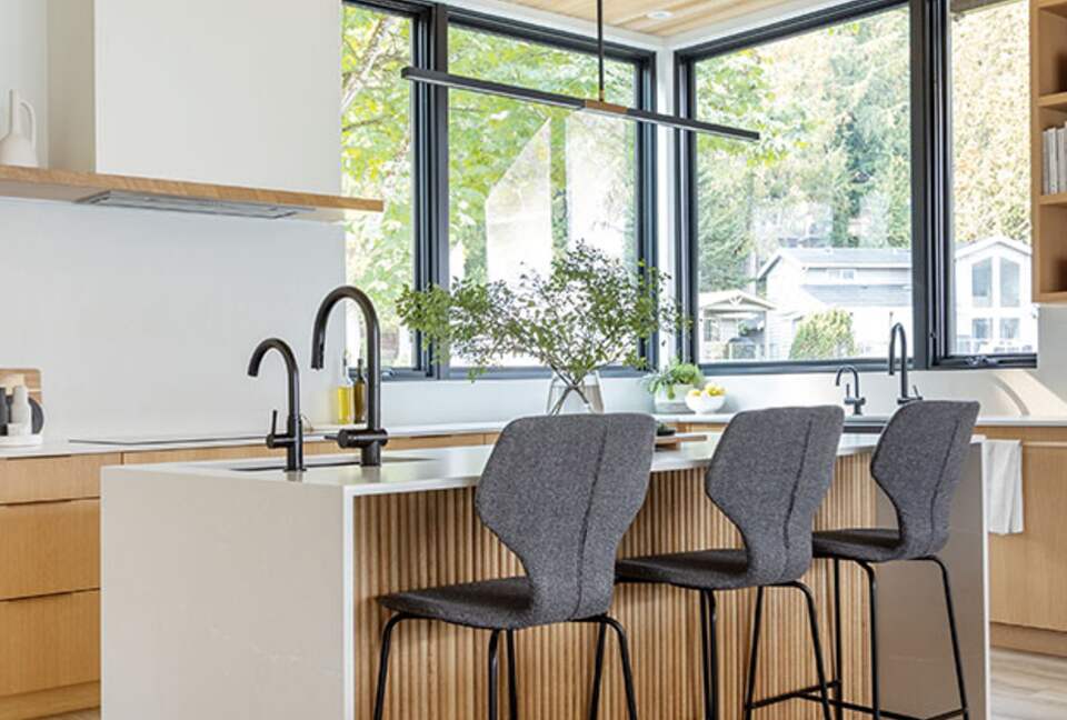 Relaxed Modern Waterfront Vacation Home - Bellingham, Washington