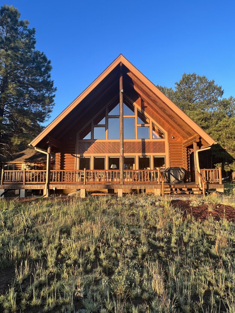 Flagstaff Log Cabin - Ski Retreat and Summer Heaven - Flagstaff, Arizona