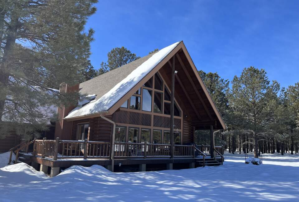 Flagstaff Log Cabin - Ski Retreat and Summer Heaven - Flagstaff, Arizona