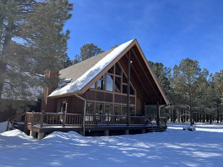 Flagstaff Log Cabin - Ski Retreat and Summer Heaven - Flagstaff, Arizona
