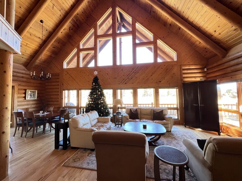 Flagstaff Log Cabin - Ski Retreat and Summer Heaven - Flagstaff, Arizona