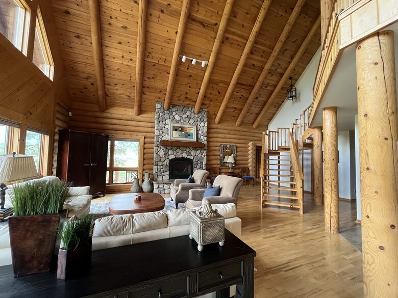 Flagstaff Log Cabin - Ski Retreat and Summer Heaven - Flagstaff, Arizona