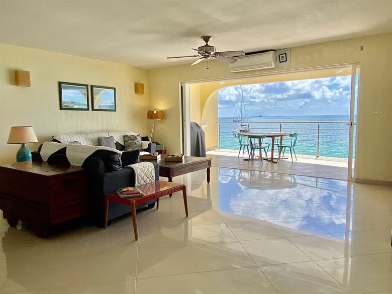 2 bedroom Beachfront Luxury Condo - Simpson Bay, Sint Maarten (Dutch part)