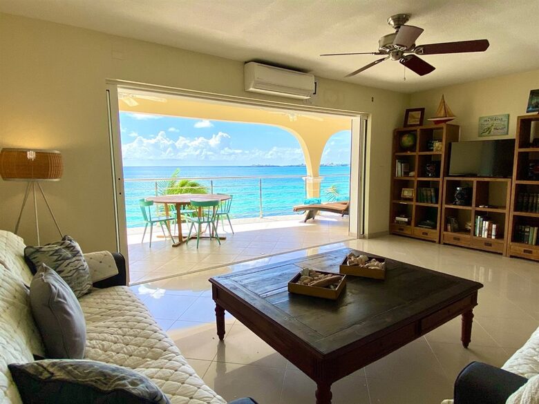 2 bedroom Beachfront Luxury Condo - Simpson Bay, Sint Maarten (Dutch part)