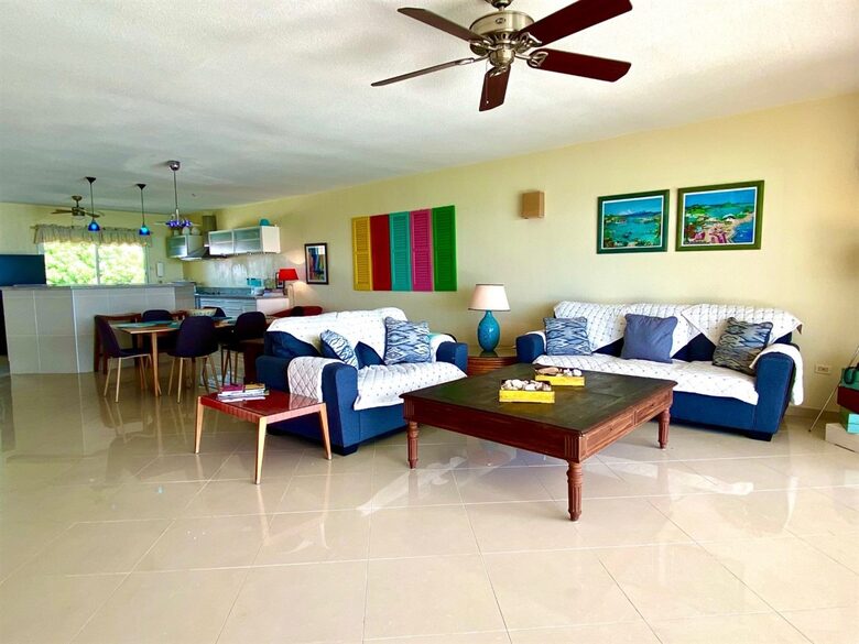 2 bedroom Beachfront Luxury Condo - Simpson Bay, Sint Maarten (Dutch part)