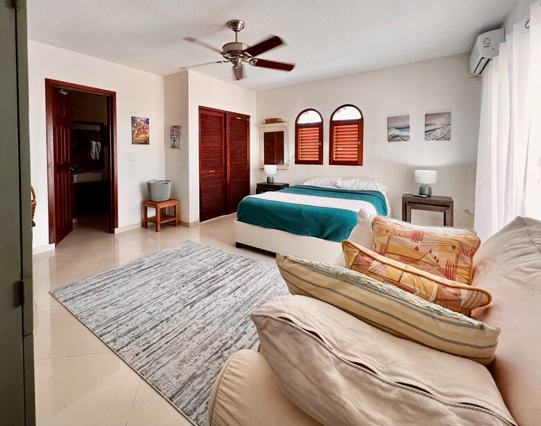 2 bedroom Beachfront Luxury Condo - Simpson Bay, Sint Maarten (Dutch part)