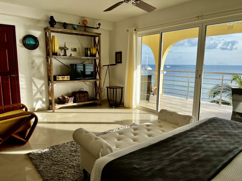 2 bedroom Beachfront Luxury Condo - Simpson Bay, Sint Maarten (Dutch part)