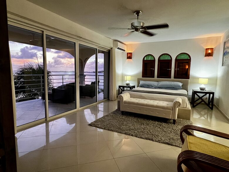2 bedroom Beachfront Luxury Condo - Simpson Bay, Sint Maarten (Dutch part)