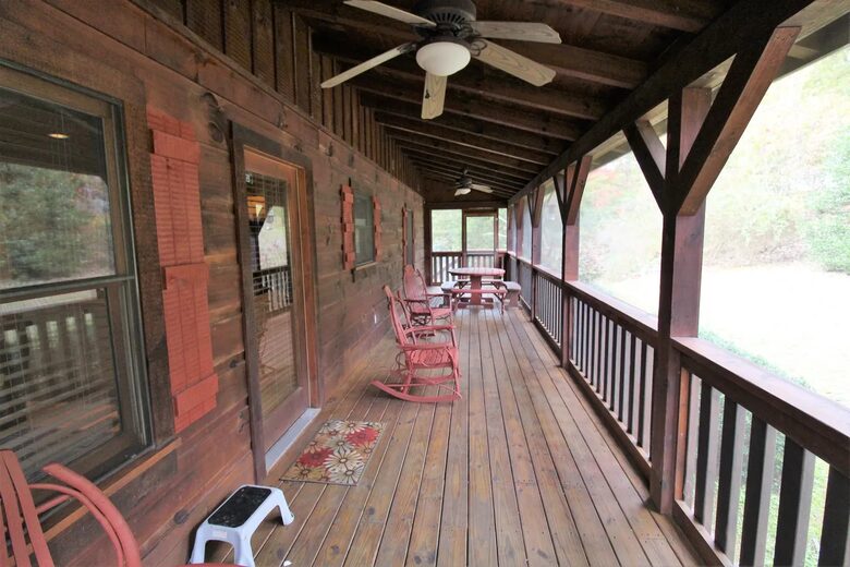 Sweet Mountain Air - Sevierville, Tennessee