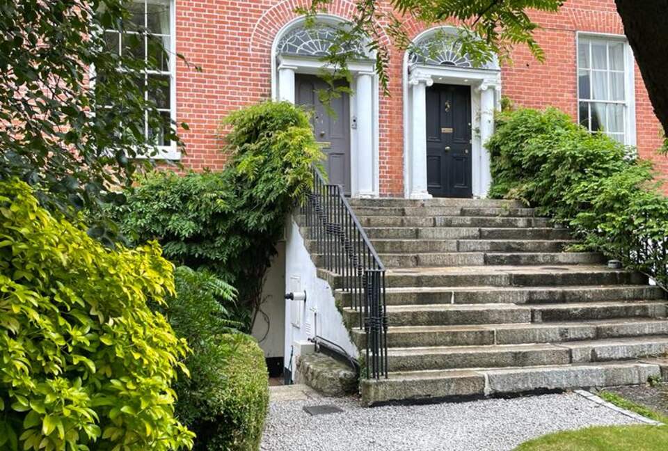 Wellington Place Victorian House - Dublin, Ireland