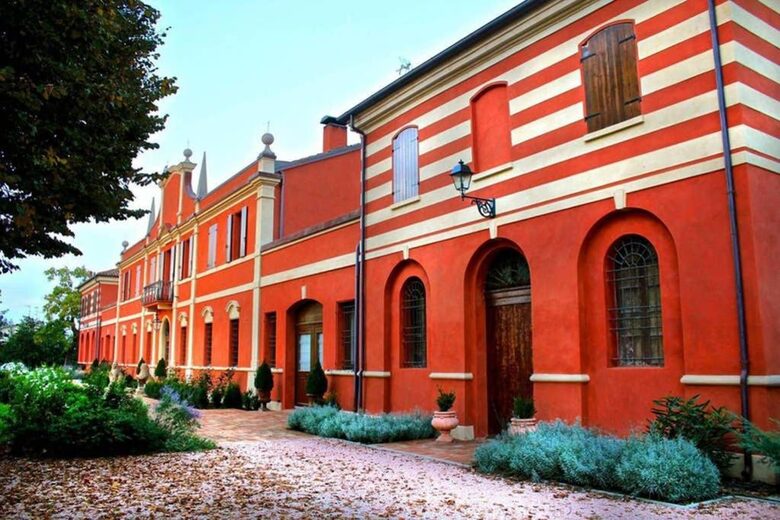 Villa Contessa Massari - A Noble Mansion House of 1700 - Voghiera, Italy