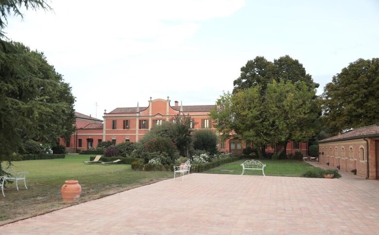 Villa Contessa Massari - A Noble Mansion House of 1700 - Voghiera, Italy