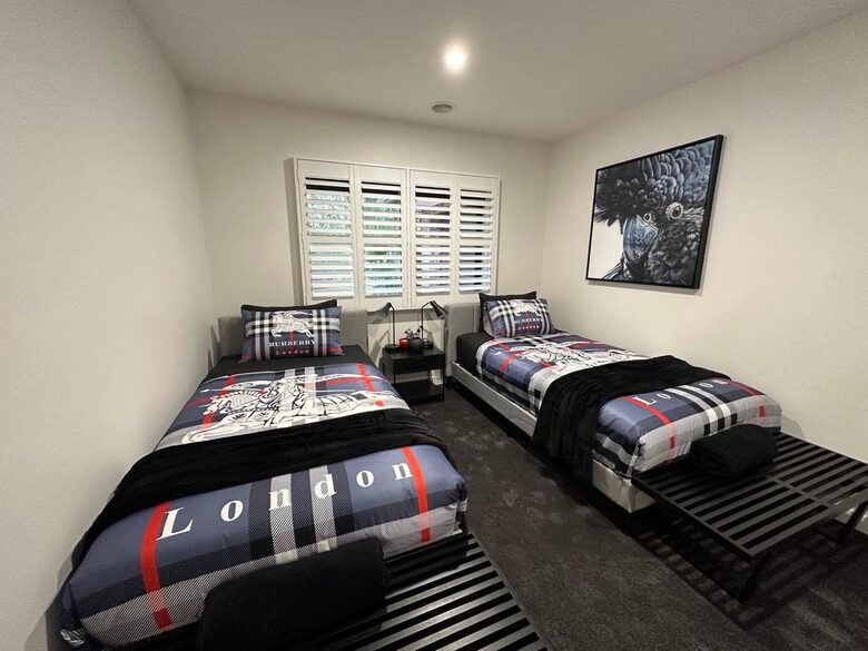 Double King Single room