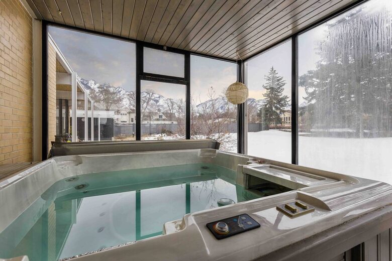 Mid-Century Modern Home near Canyon - Holladay, Utah