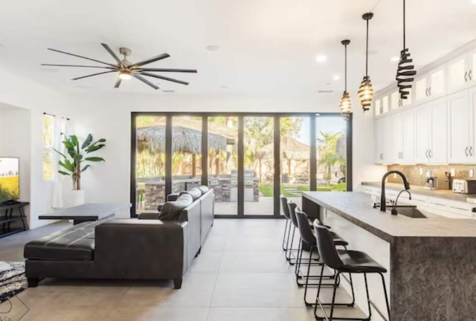Entertainer's Dream Home w/ Pool and Waterslide - Fallbrook, California