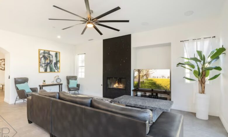 Entertainer's Dream Home w/ Pool and Waterslide - Fallbrook, California