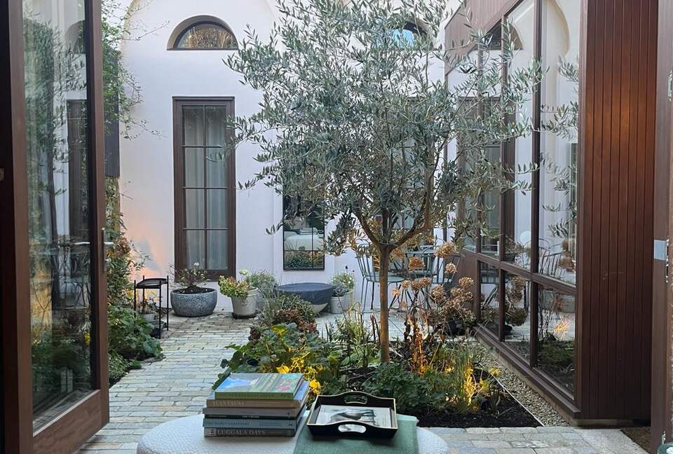 The Mews Townhouse - Dublin, Ireland