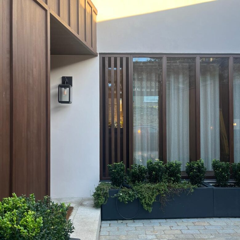 The Mews Townhouse - Dublin, Ireland