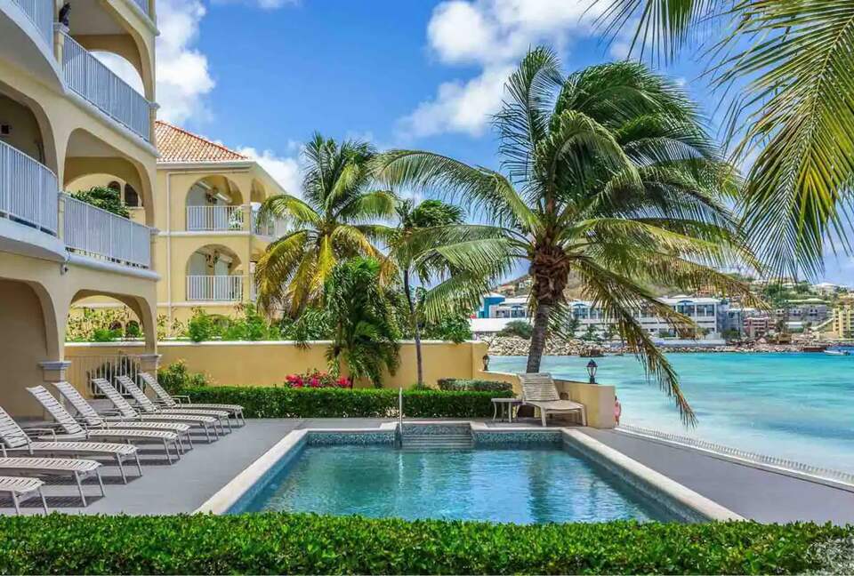 2 bedroom Beachfront Luxury Condo - Simpson Bay, Sint Maarten (Dutch part)