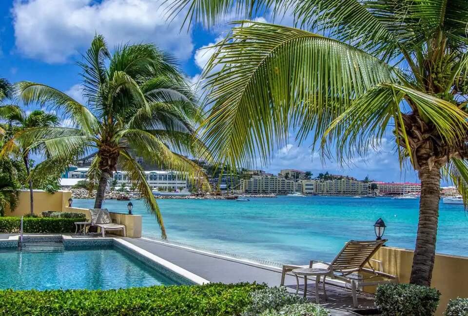 2 bedroom Beachfront Luxury Condo - Simpson Bay, Sint Maarten (Dutch part)
