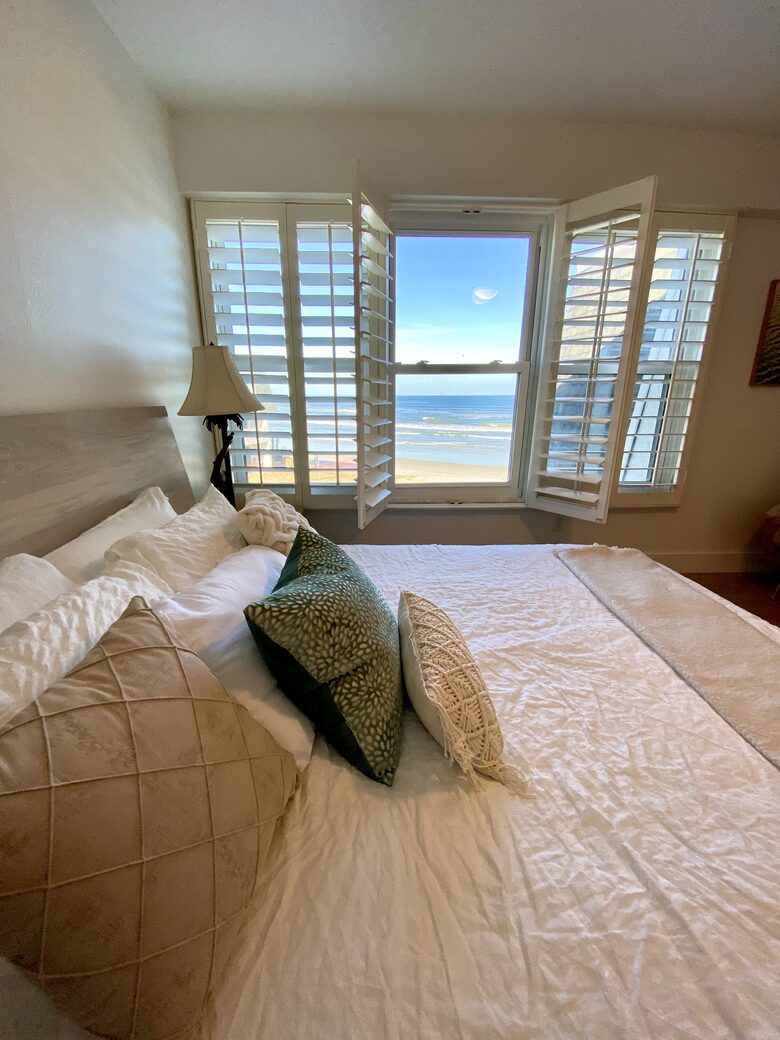 Beautiful Beachfront Villa with Heated Pool - New Smyrna Beach, Florida