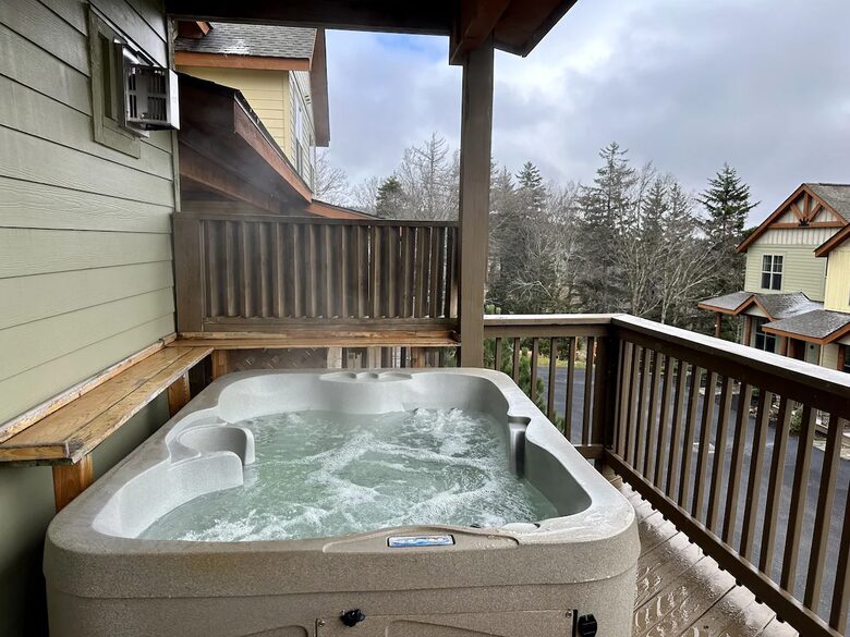 Ski-in, Ski-out Fun-Filled Getaway - Snowshoe, West Virginia