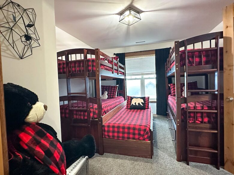 Ski-in, Ski-out Fun-Filled Getaway - Snowshoe, West Virginia